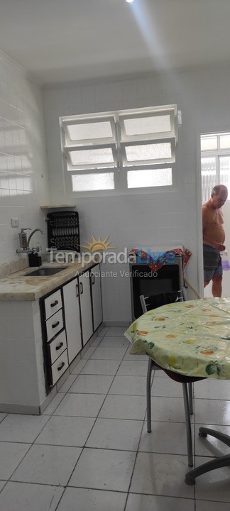 Apartamento para aluguel de temporada em Guarujá (Pitangueiras)