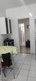 Apartamento a duas quadras da praia de pitangueiras e
