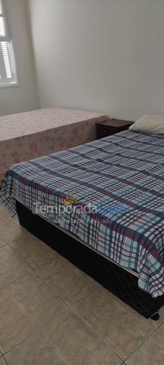 Apartamento para aluguel de temporada em Guarujá (Pitangueiras)