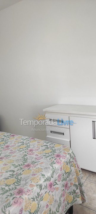 Apartamento para aluguel de temporada em Guarujá (Pitangueiras)