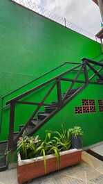 Escada acesso piso superior 