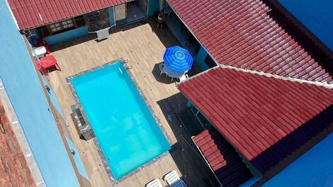 Casa incrível c/ piscina, na quadra do mar, mesa de pebolin
