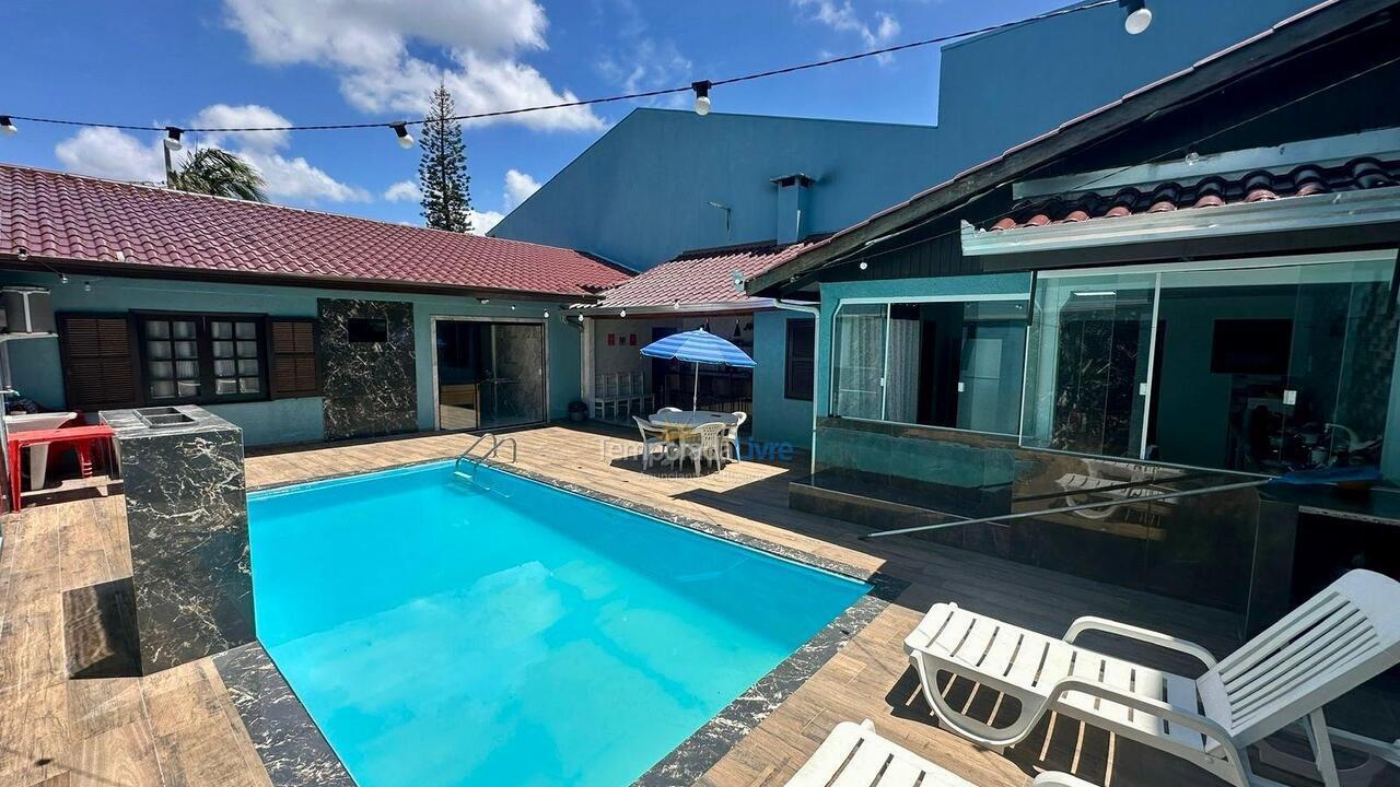 Casa para aluguel de temporada em Matinhos (Caiobá)