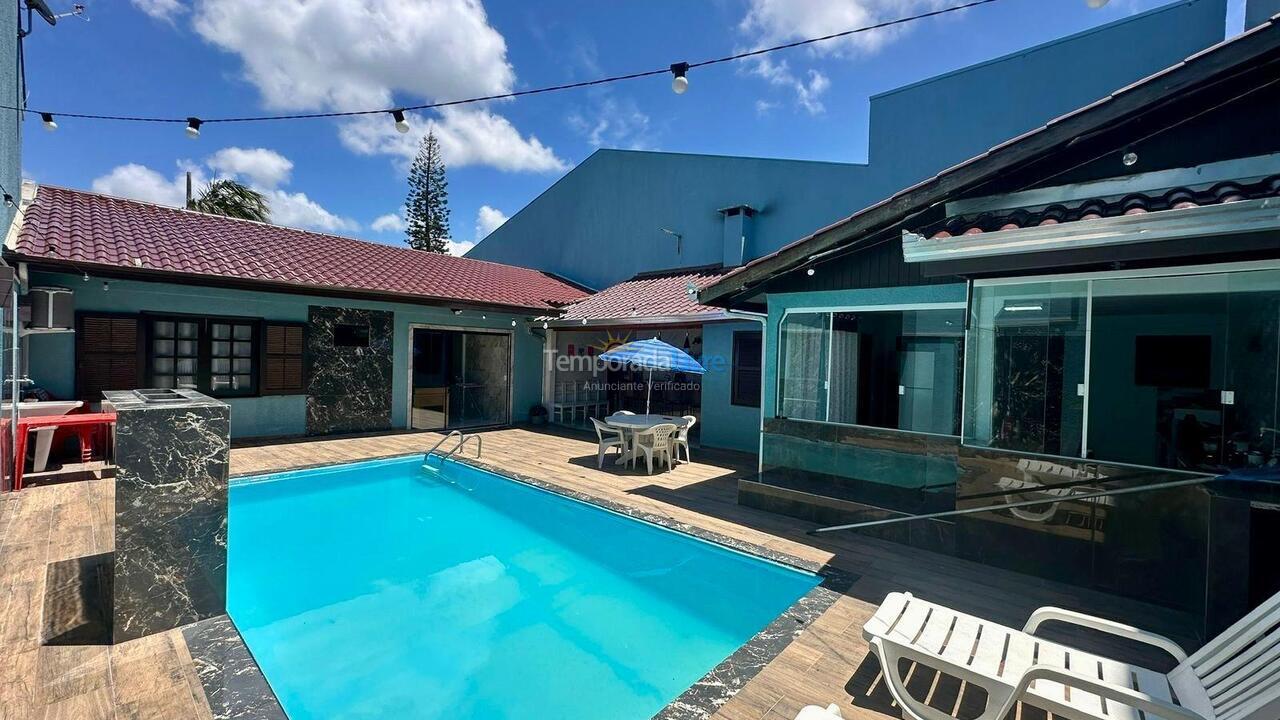 Casa para aluguel de temporada em Matinhos (Caiobá)