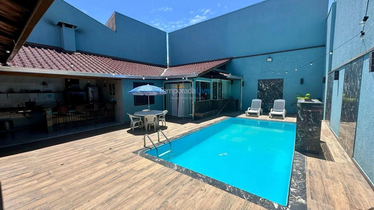 Casa para aluguel de temporada em Matinhos (Caiobá)