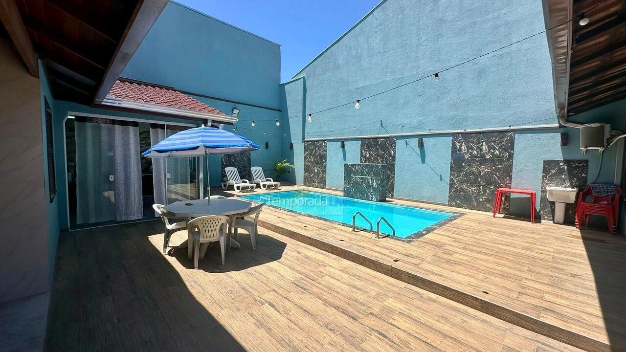 Casa para aluguel de temporada em Matinhos (Caiobá)