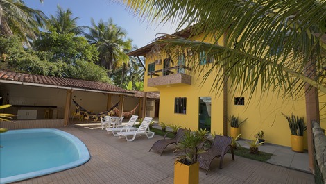 Casa em condomínio PRAIA DE ACUIPE em ILHÉUS. C/ PISCINA e int WIFI