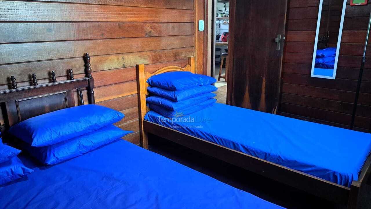 Casa para aluguel de temporada em Ubatuba (Pereque Açu)