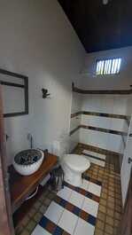 BEAUTIFUL PROPERTY! 1,000 m2 - 3 bedrooms, 2 of which are suites - AÇU DA TORRE