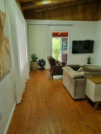 Nestled between the green of nature and the blue of the sea, lies my home. Come and see it.