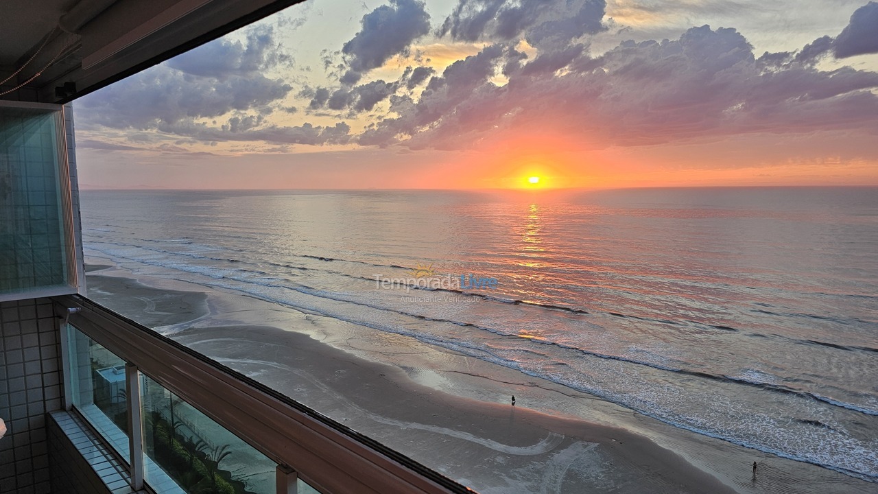 Apartamento para aluguel de temporada em Praia Grande (Jardim Solemar)