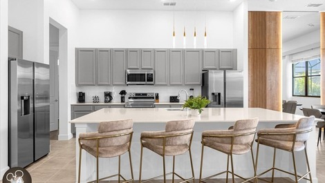 Mansão com 15 suítes muito perto da Disney