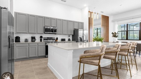 Mansão com 15 suítes muito perto da Disney