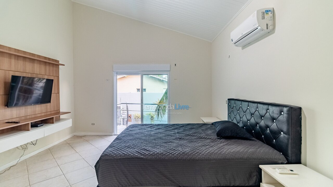 Casa para aluguel de temporada em Guarujá (Jd Acapulco)