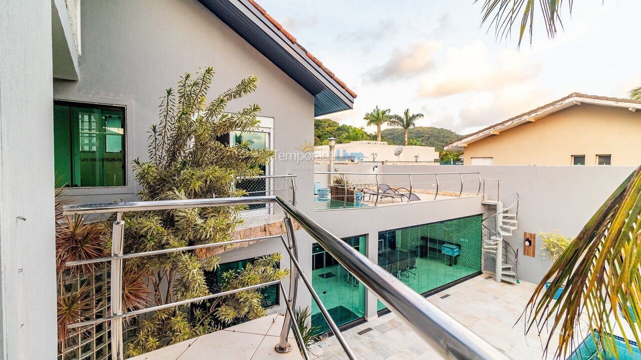 Casa para aluguel de temporada em Guarujá (Jd Acapulco)