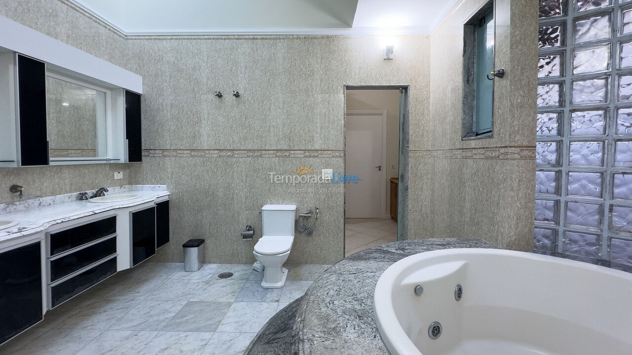 Casa para aluguel de temporada em Guarujá (Jd Acapulco)