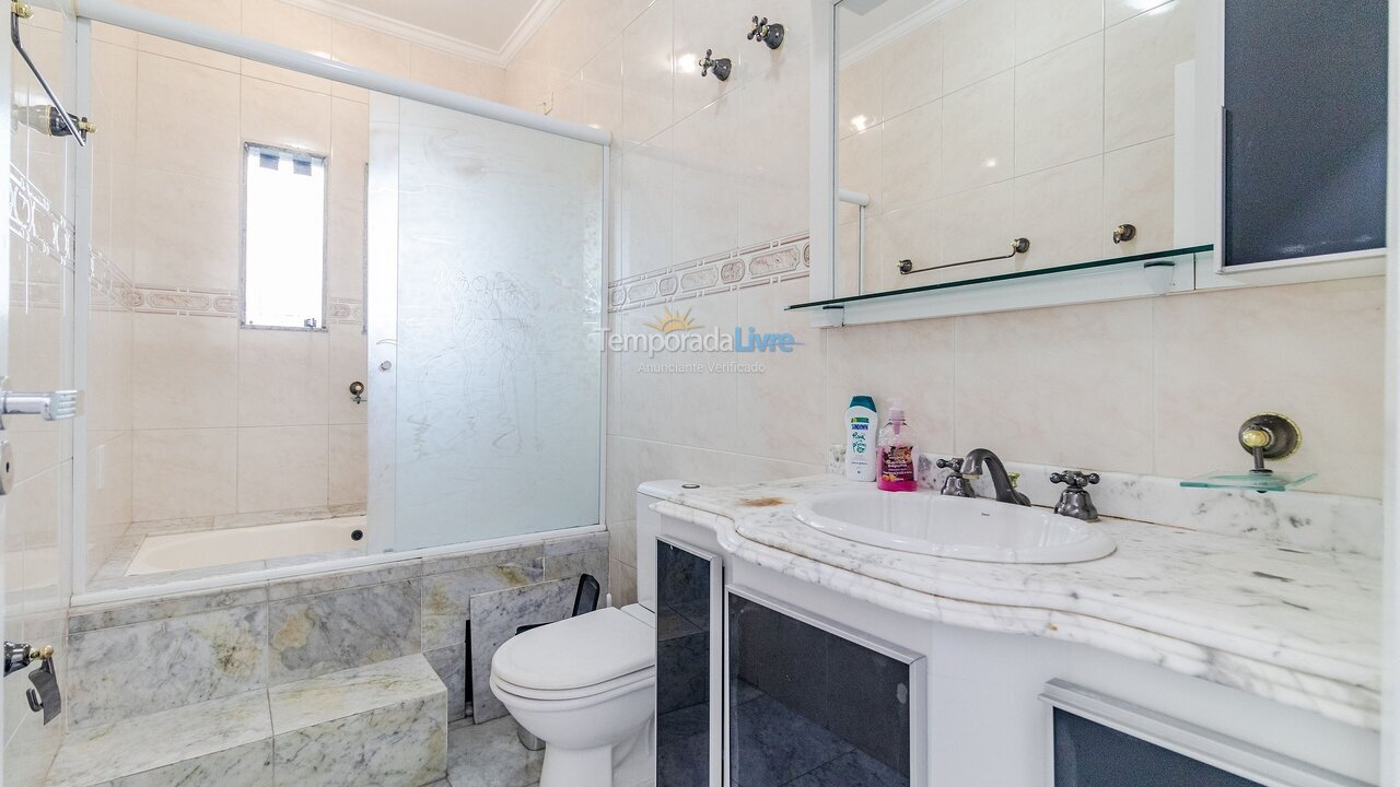 Casa para aluguel de temporada em Guarujá (Jd Acapulco)