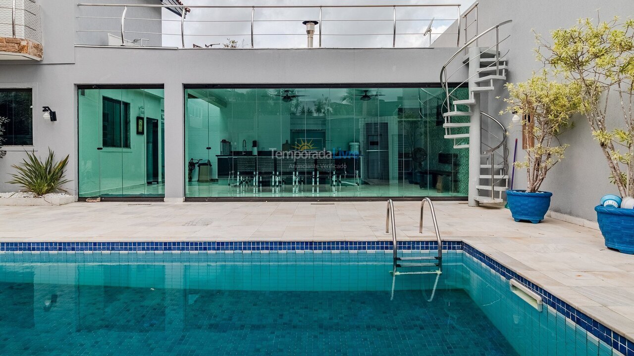 Casa para aluguel de temporada em Guarujá (Jd Acapulco)