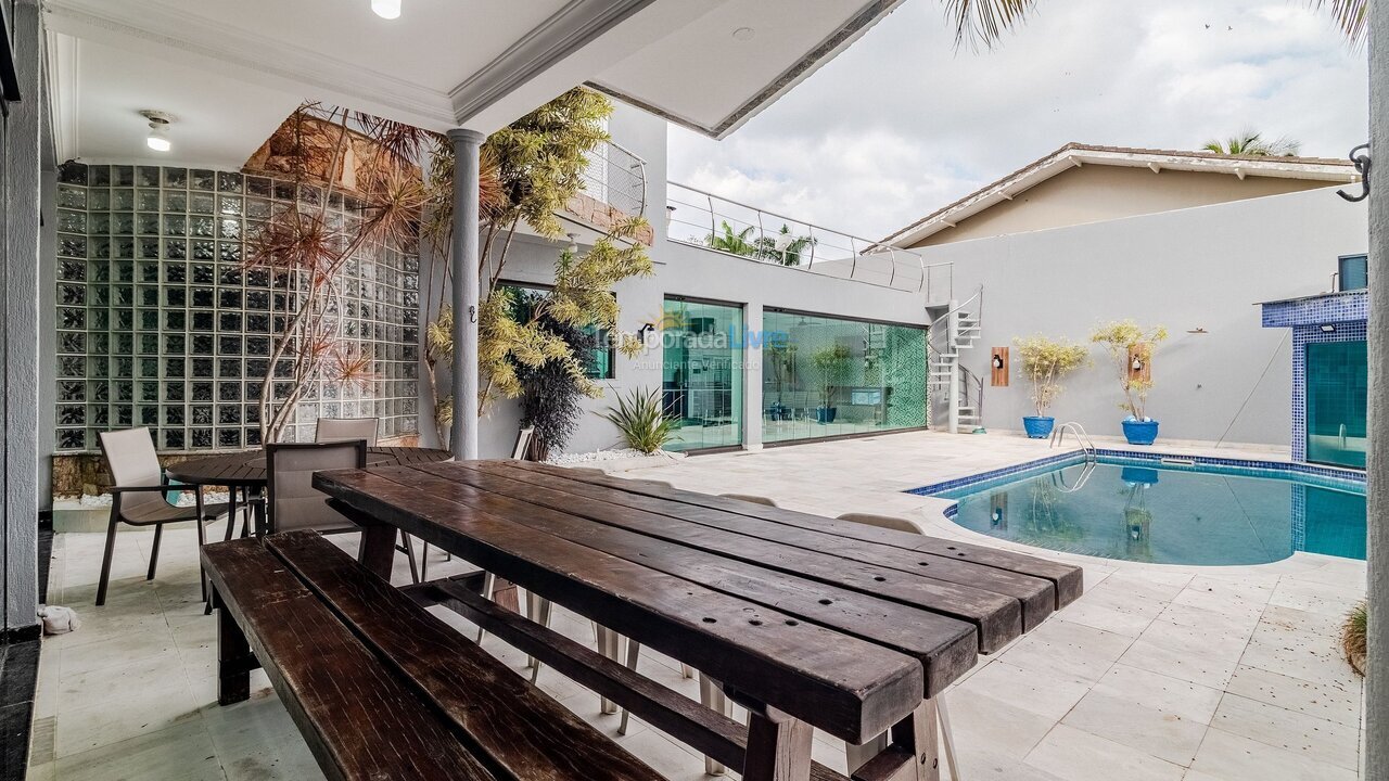 Casa para aluguel de temporada em Guarujá (Jd Acapulco)