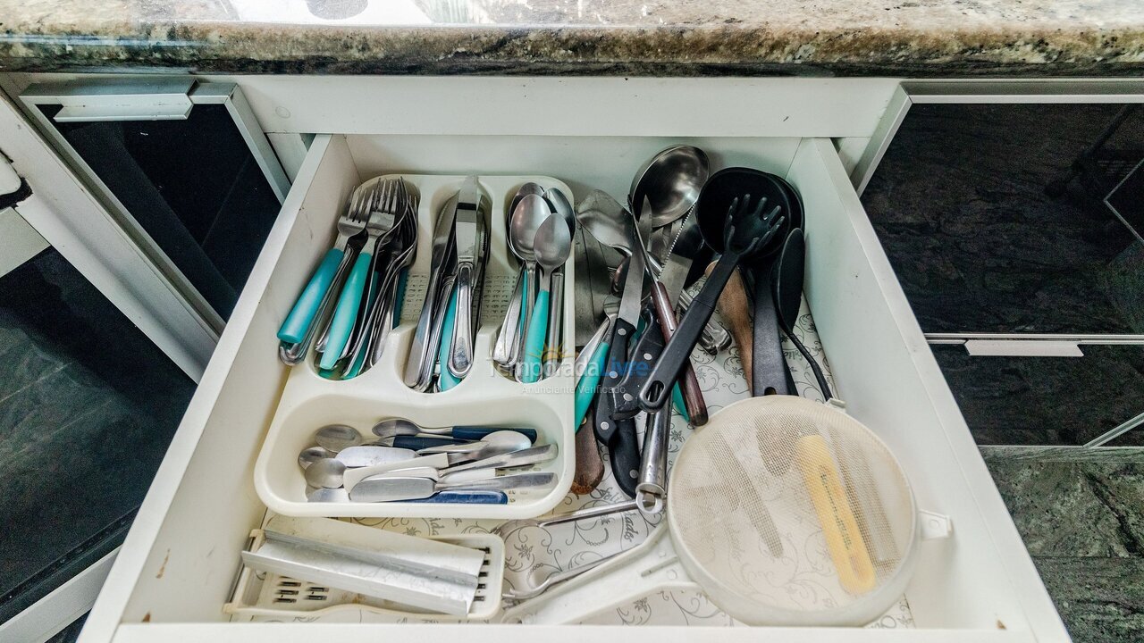 Casa para aluguel de temporada em Guarujá (Jd Acapulco)