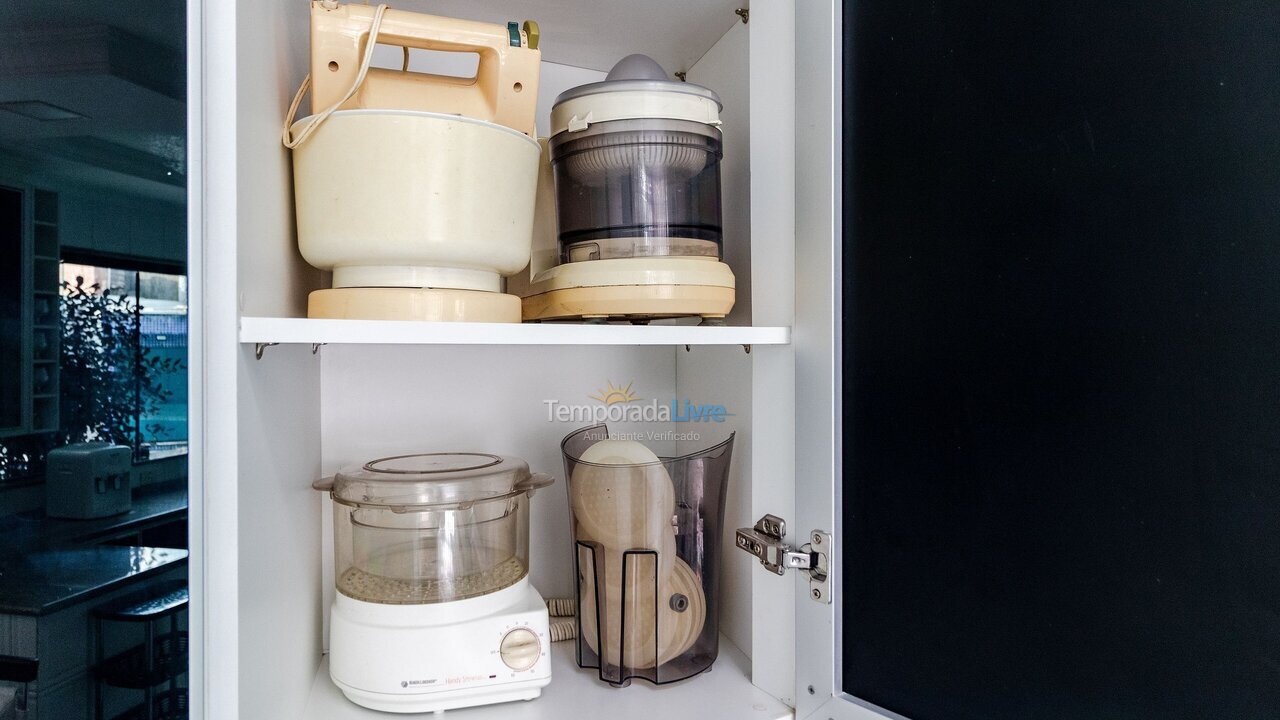 Casa para aluguel de temporada em Guarujá (Jd Acapulco)