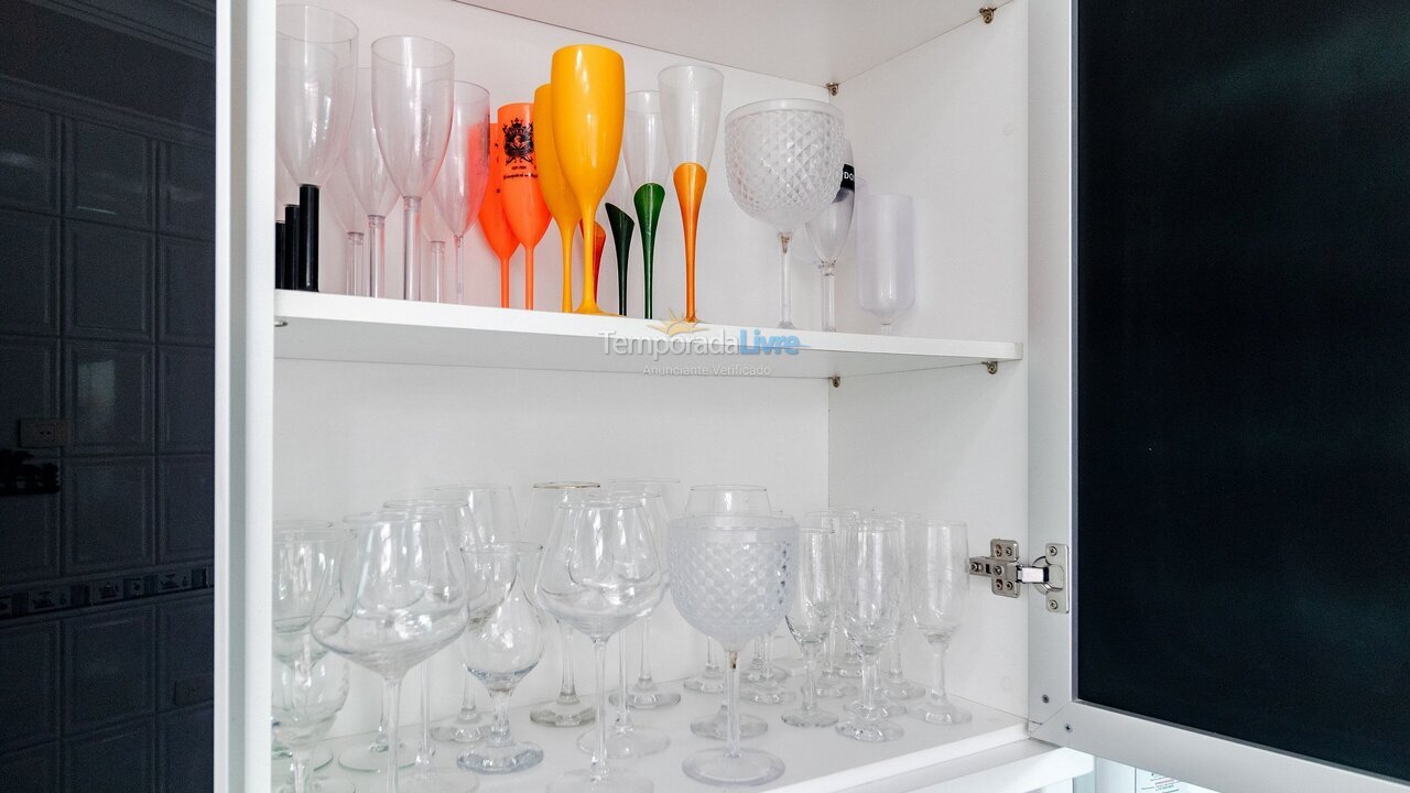 Casa para aluguel de temporada em Guarujá (Jd Acapulco)