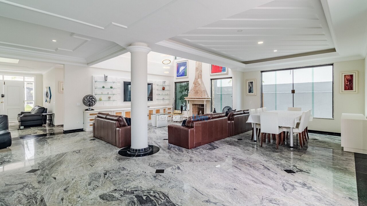 Casa para aluguel de temporada em Guarujá (Jd Acapulco)