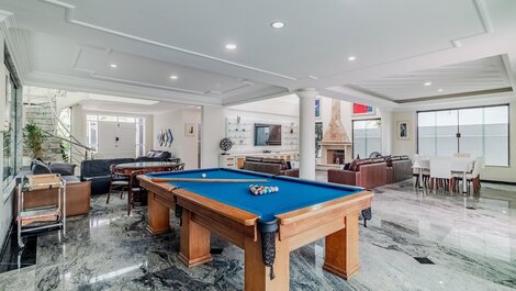 Luxo cond Acapulco piscina - bilhar - churrasqueira