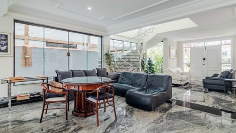 Luxo cond Acapulco piscina - bilhar - churrasqueira