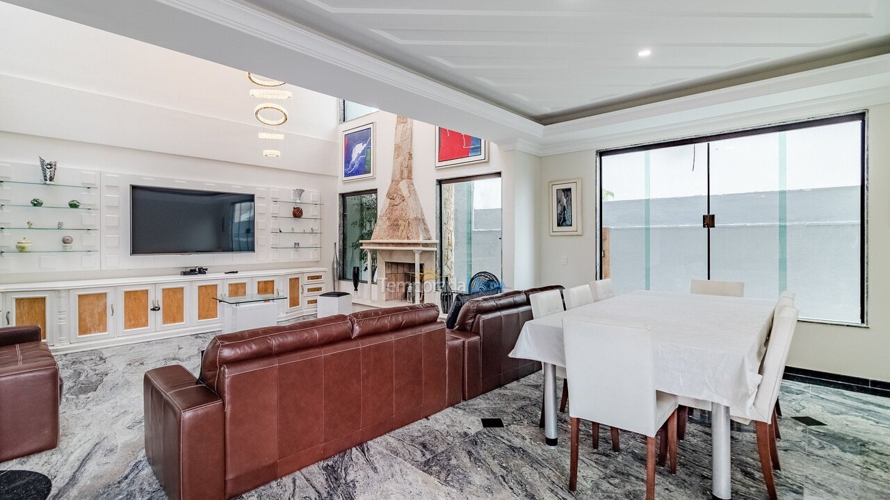 Casa para aluguel de temporada em Guarujá (Jd Acapulco)