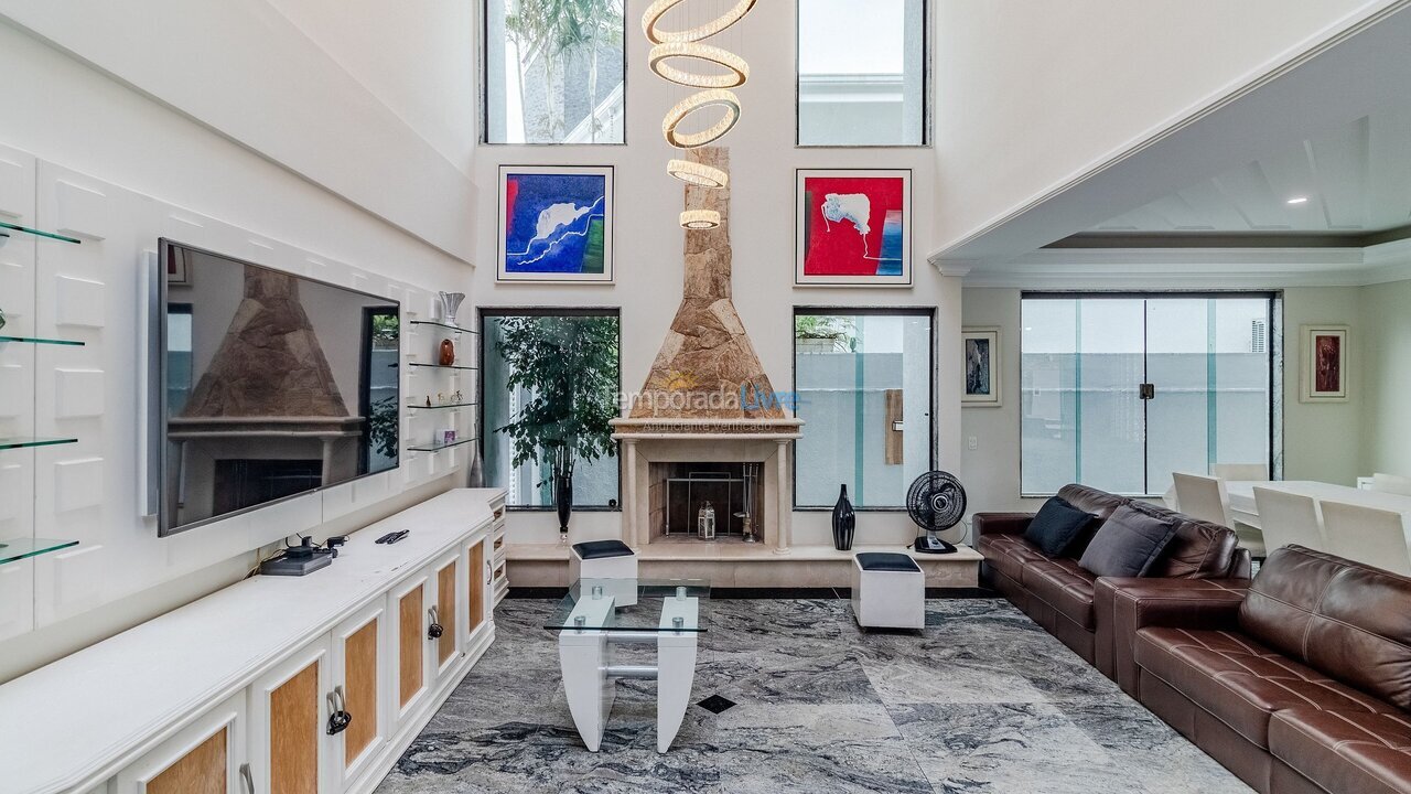 Casa para aluguel de temporada em Guarujá (Jd Acapulco)