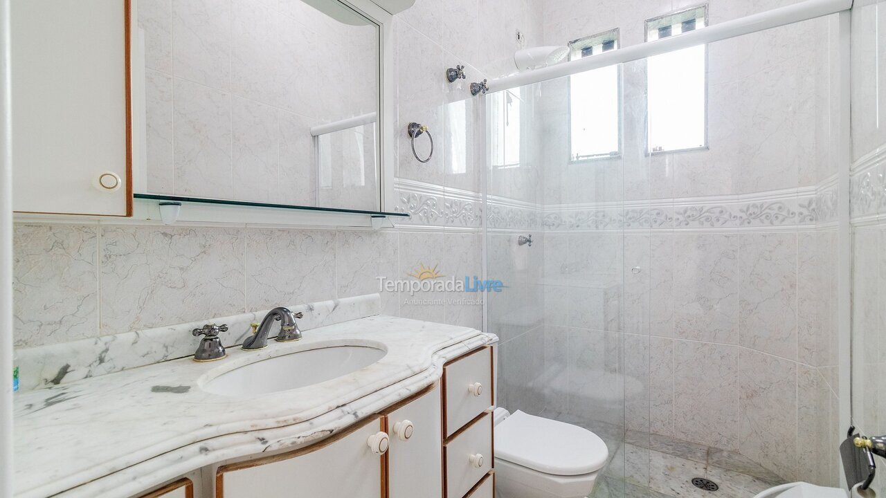 Casa para aluguel de temporada em Guarujá (Jd Acapulco)