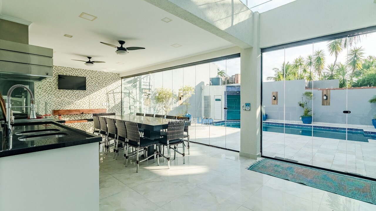 Casa para aluguel de temporada em Guarujá (Jd Acapulco)