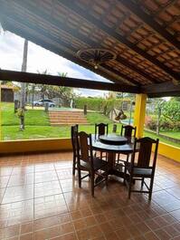 Chácara com piscina e linda área gourmet perto de Holambra