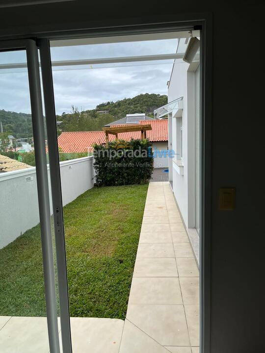 Casa para aluguel de temporada em Garopaba (Jardim Panoramico)