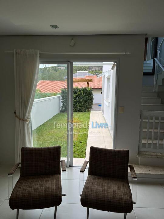 Casa para aluguel de temporada em Garopaba (Jardim Panoramico)