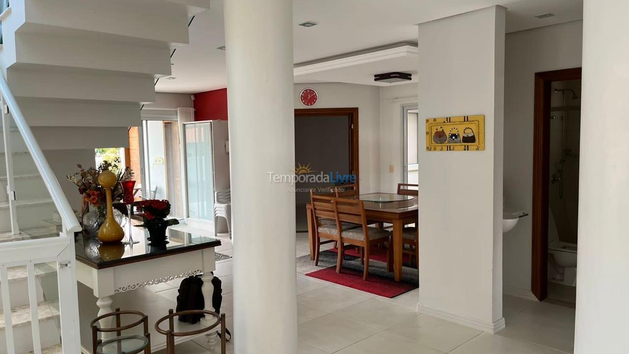 Casa para aluguel de temporada em Garopaba (Jardim Panoramico)