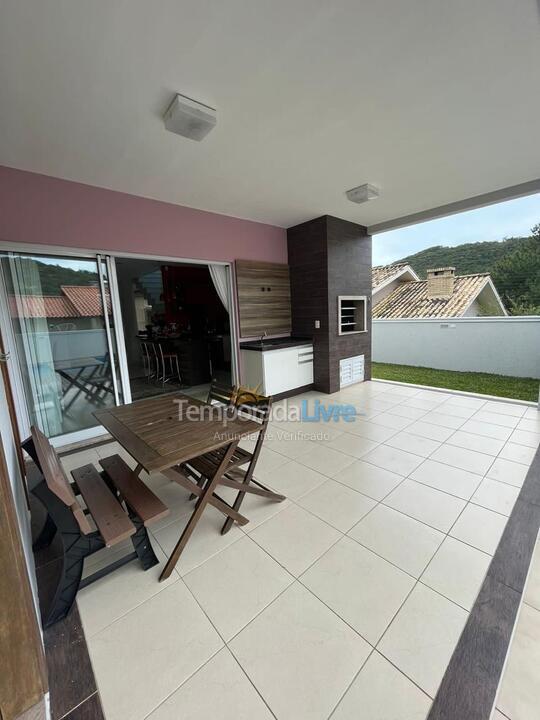 Casa para aluguel de temporada em Garopaba (Jardim Panoramico)