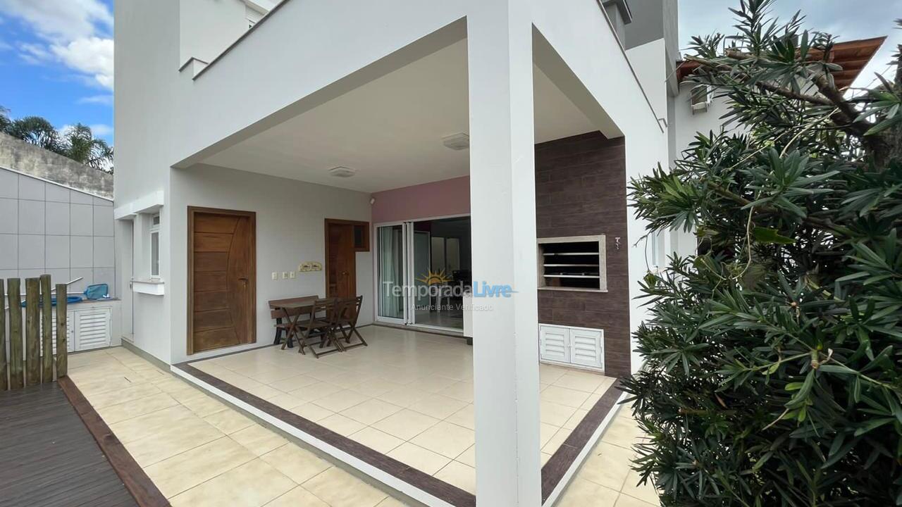 Casa para aluguel de temporada em Garopaba (Jardim Panoramico)