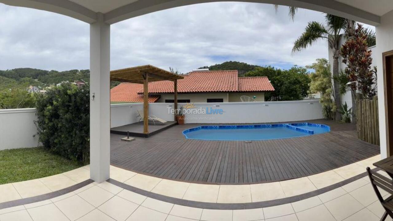 Casa para aluguel de temporada em Garopaba (Jardim Panoramico)