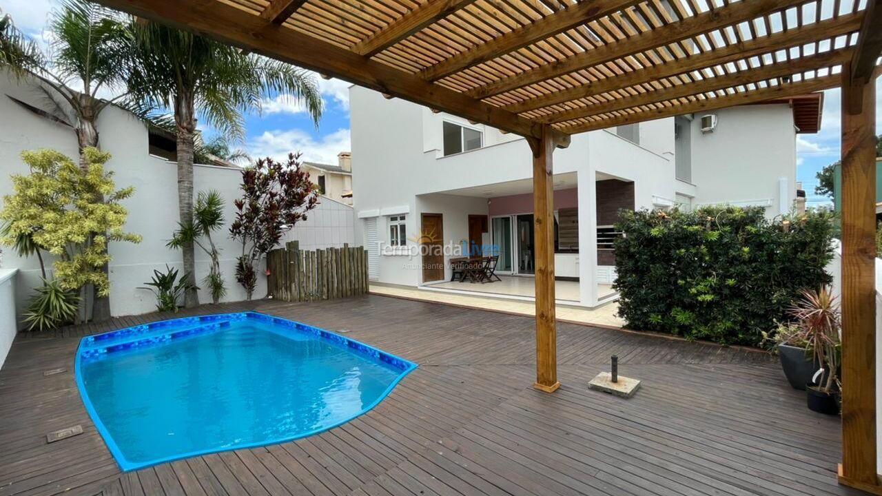 Casa para aluguel de temporada em Garopaba (Jardim Panoramico)