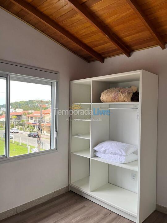 Casa para aluguel de temporada em Garopaba (Jardim Panoramico)