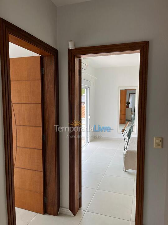 Casa para aluguel de temporada em Garopaba (Jardim Panoramico)