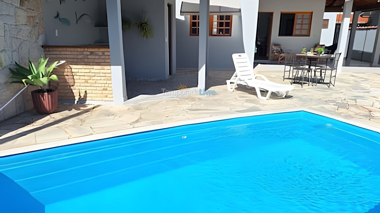 Casa para aluguel de temporada em Caraguatatuba (Cidade Jardim)