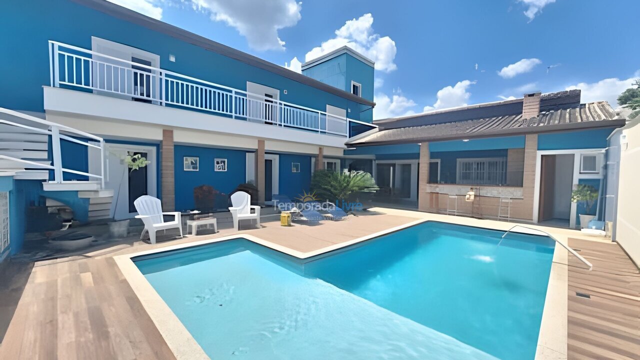 Casa para aluguel de temporada em Caraguatatuba (Massaguaçu)