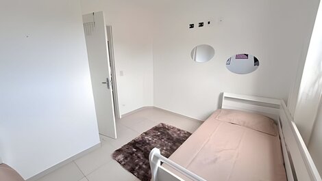 Apartamento com piscina e churrasqueira