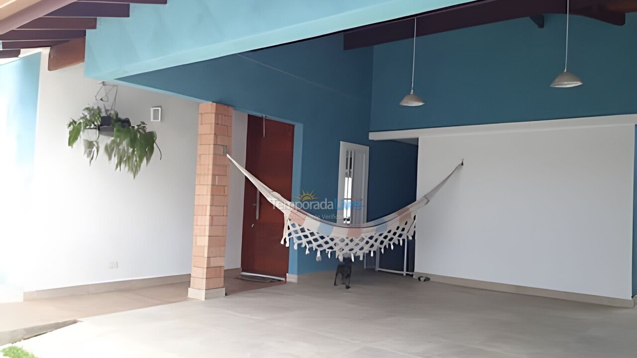 Casa para aluguel de temporada em Caraguatatuba (Massaguaçu)
