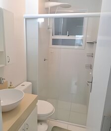 Apartamento com piscina e churrasqueira
