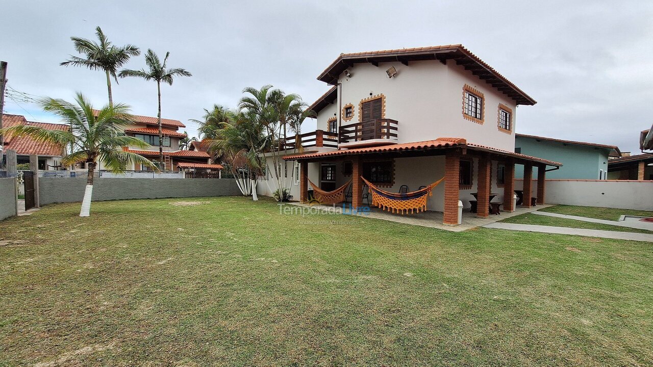 Casa para aluguel de temporada em Caraguatatuba (Massaguaçu)