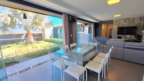 Acogedora casa en condominio cerrado en Lagoinha.